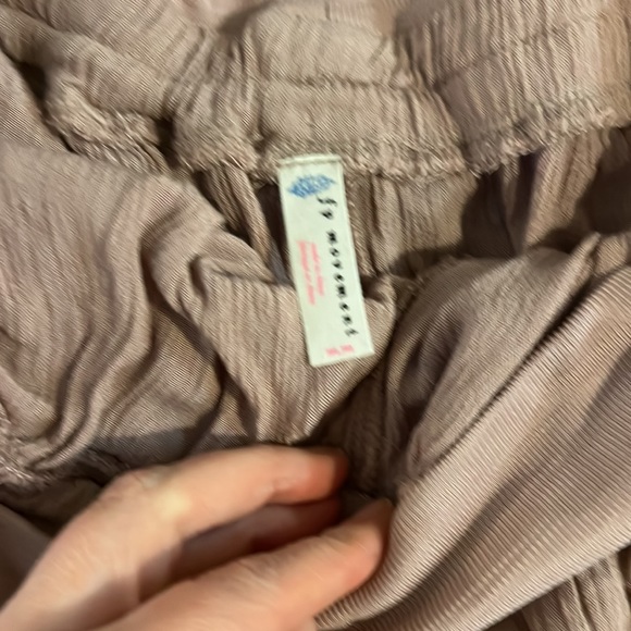 Dusty rose color Free People Movement size Small/Medium loose ankle pants - Picture 2 of 6